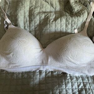 38 D lavender wireless Victoria Secret Bra